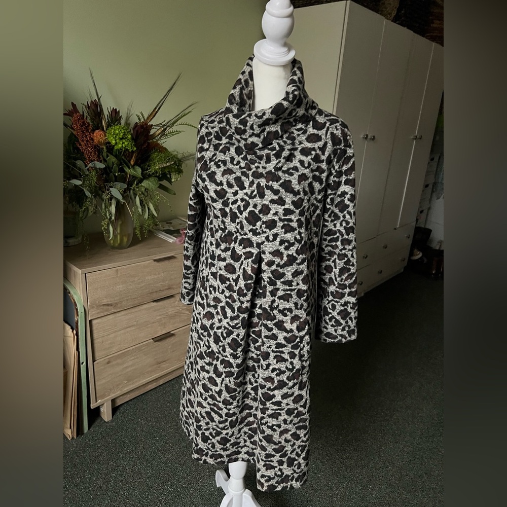 TYLER BOE Leopard Print Knit Cowl Neck Turtleneck Mini Midi Shift Sweater Dress - Picture 2 of 16
